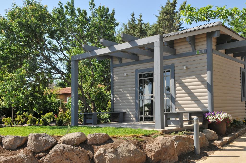 Etnachta Kibbutz Afik Vila Exterior foto